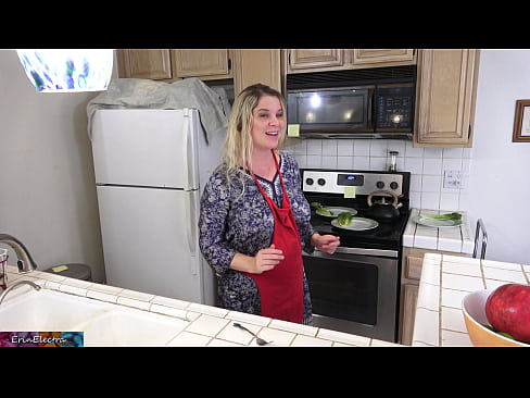 ❤️ Stepmom u munghje in cucina prima di a so data ☑ Porno à co.fuckmymac.ru ﹏