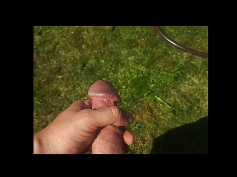 ❤️ Hottie si fa scopare a figa rosa è cums cun un squirt in un giardinu d'estate ☑ Porno à co.fuckmymac.ru ﹏