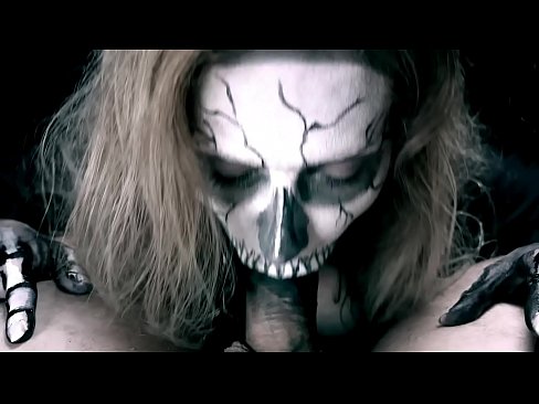 ❤️ Ragazza demonia chì succhia u cazzo cù a so bocca nera è ingoia cum. ☑ Porno à co.fuckmymac.ru ﹏