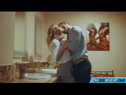 ❤️ Quandu una bionda tettona ti seduce in un bagnu publicu ☑ Porno à co.fuckmymac.ru ﹏